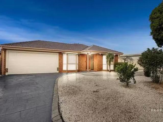 Charming 4 BR 19 Gaye Court, Hoppers Crossing, VIC 3029
