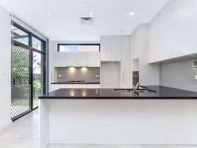 New 4 BR 108C Alice Street, Sans Souci Townhouse for rent Lis.
