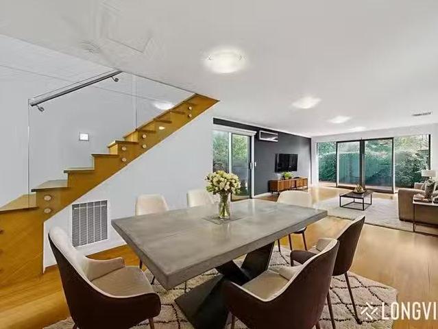 Deal! 4 BR 1/13 Milton Street, Canterbury, VIC 3126