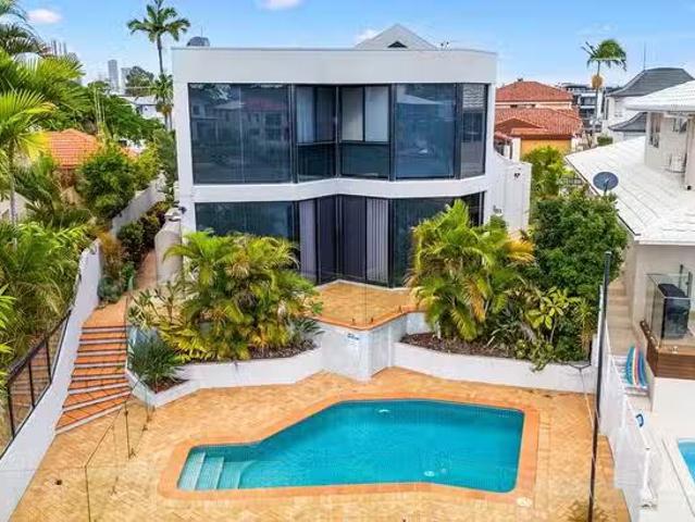 Rental! 4 BR 111A Amalfi Drive, Surfers Paradise, QLD 4217