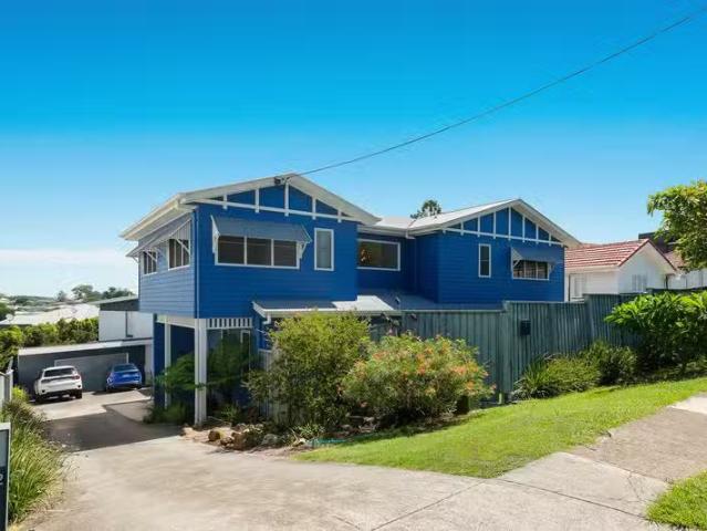 Cheap 4 BR 112a Oateson Skyline Drive, SEVEN HILLS, QLD 4170.