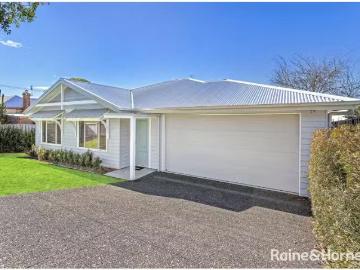 Nice 4 BR 112B Shoalhaven Street, NOWRA House for rent Listed.