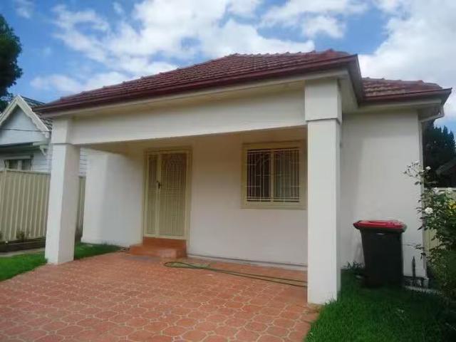Unique 4 BR 115 Hawkesbury Road, Westmead, NSW 2145
