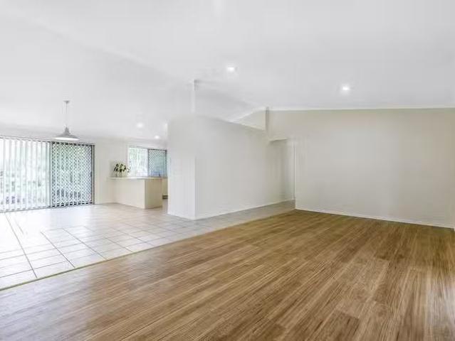 Cozy 4 BR 12 Tullamarine Drive, Robina, QLD 4226