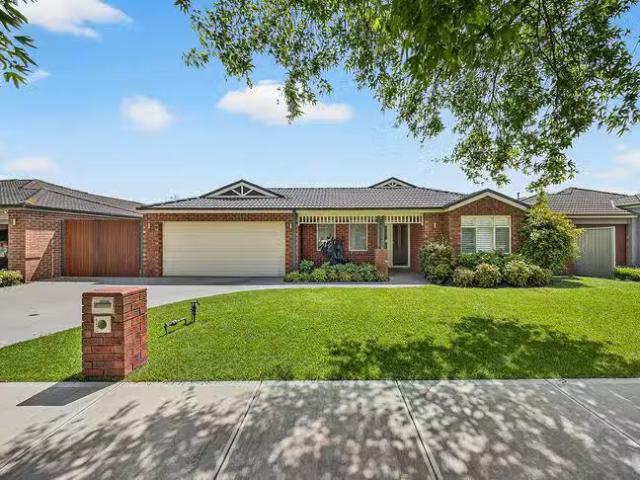 Just in! 4 BR 12 Woodchase Court, Cranbourne East, VIC 3977