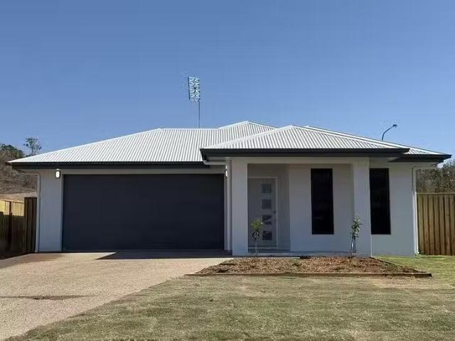 Charming 4 BR 135 Salonika Circuit, Bushland Beach, QLD 4818
