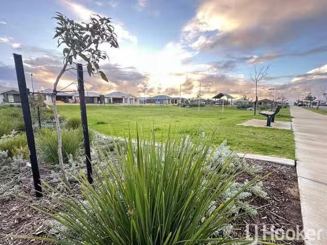 Charming 4 BR 13 Munji Street, South Yunderup, WA 6208