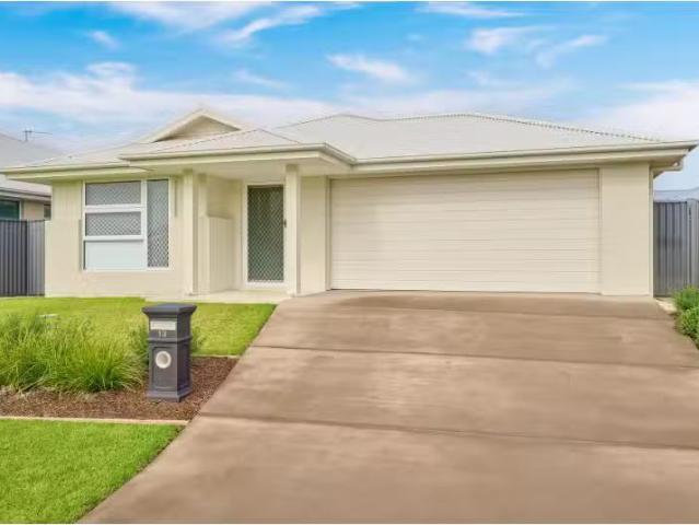 New 4 BR 13 Murphy Street, Thrumster House for rent Listed by.