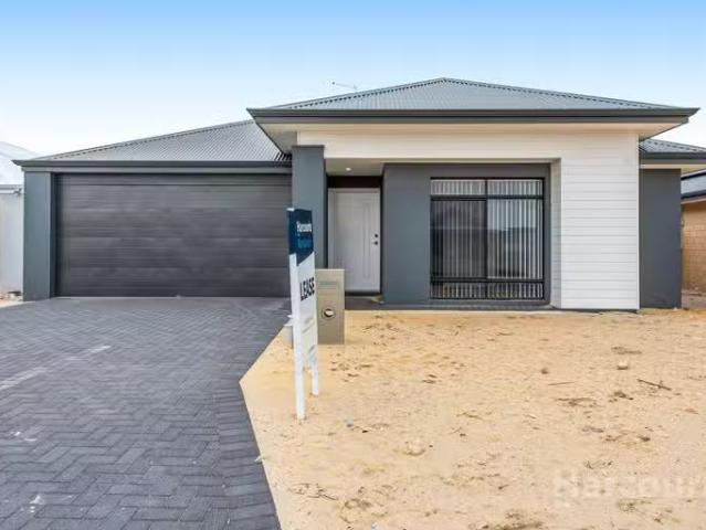 Nice 4 BR 13 Larcom Road, LAKELANDS, WA 6180 House for Rent