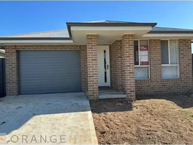 Cheap 4 BR 243A Phillip Street, Orange House for rent Listed.