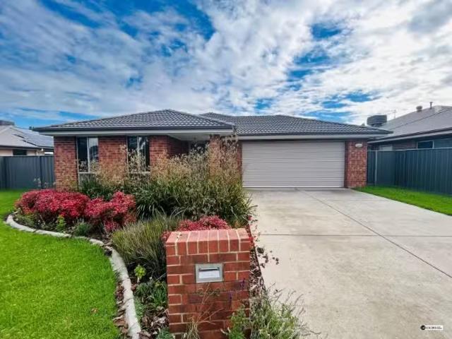 Deal! 4 BR 240 Rivergum Drive, East Albury House for rent Lis.