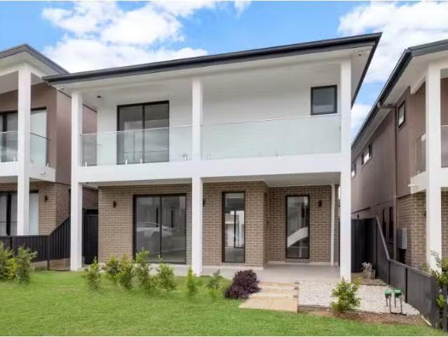 Rental! 4 BR 25 Aquila Street, Box Hill House for rent Listed.