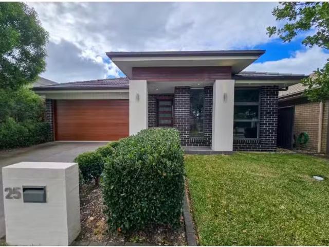Unique 4 BR 25 Cub Street, LEPPINGTON House for rent Listed b.