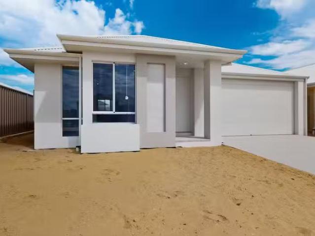 Nice 4 BR 26 Bluevale Way, YANCHEP, WA 6035 House for Rent