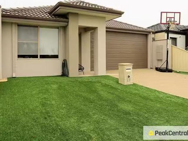 Charming 4 BR 28 Bondi Way, Aubin Grove, WA 6164