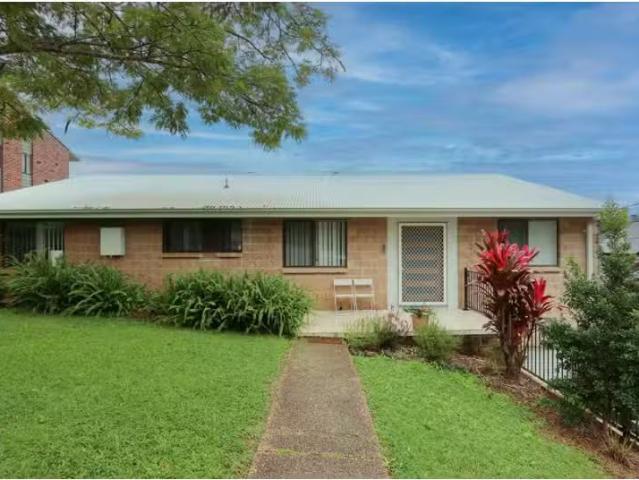 Rental! 4 BR 28 Vera Drive, COFFS HARBOUR House for rent List.