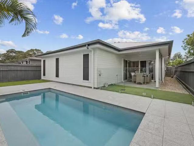 Deal! 4 BR 29 Levy Circuit, Bridgeman Downs, QLD 4035