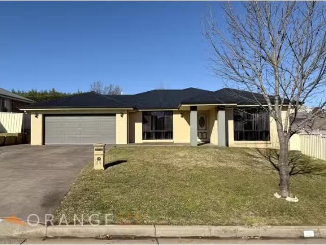 Rental! 4 BR 29 Roselawn Drive, Orange House for rent Listed.