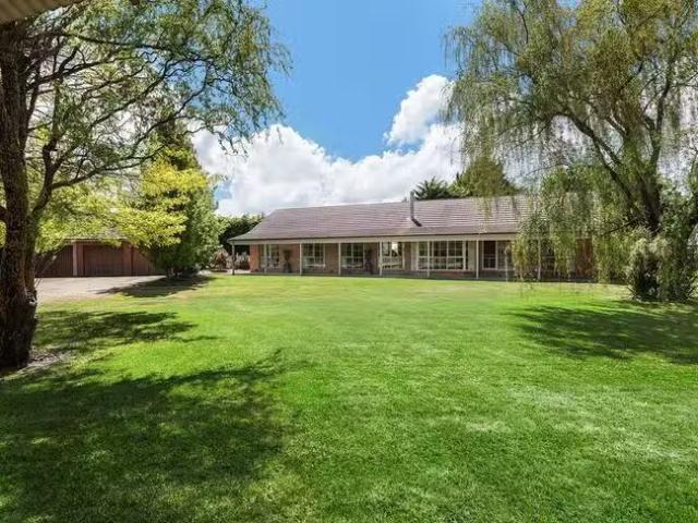 For Rent! 4 BR 209 Sheedy Road, Gisborne, VIC 3437