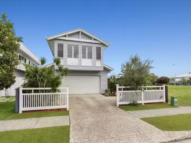 Rental! 4 BR 22 Nautilus Way, Kingscliff House for rent Liste.