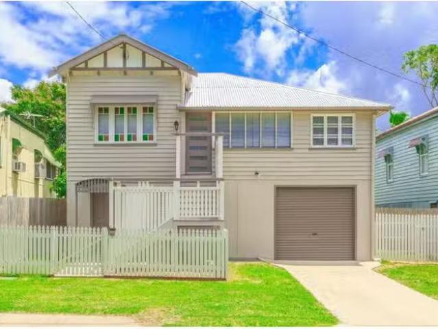 Deal! 4 BR 22 Hardacre Street, Wandal, QLD 4700