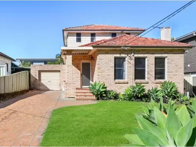For Rent! 4 BR 23 Barkl Avenue, Padstow House for rent Listed.