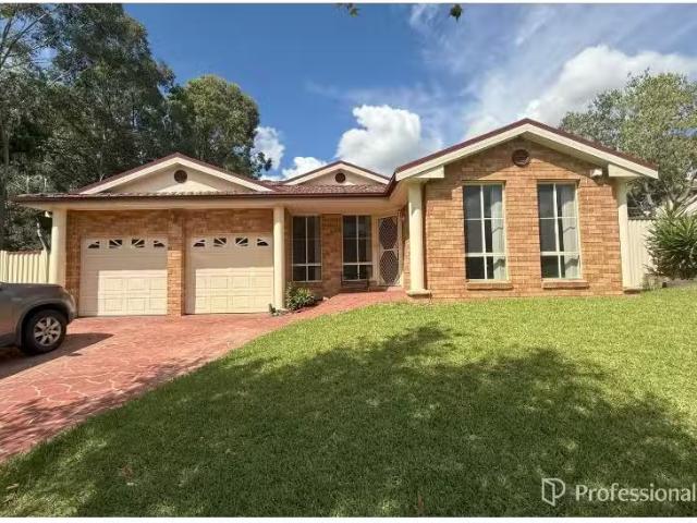 Rental! 4 BR 2 Lloyd Place, Casula House for rent Listed by M.