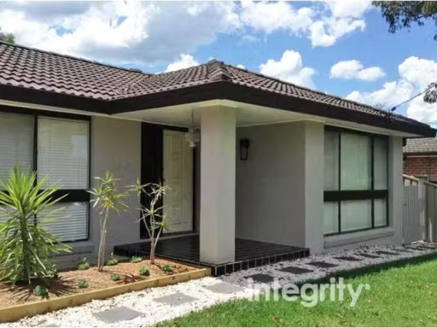 Charming 4 BR 35 Mc Mahons Road, North Nowra House for rent L.