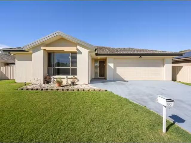 Charming 4 BR 30 Primrose Drive, Hamlyn Terrace House for rent.