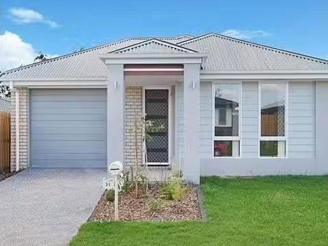 Deal! 4 BR 31 Myers Street, YARRABILBA, QLD 4207 House for R.