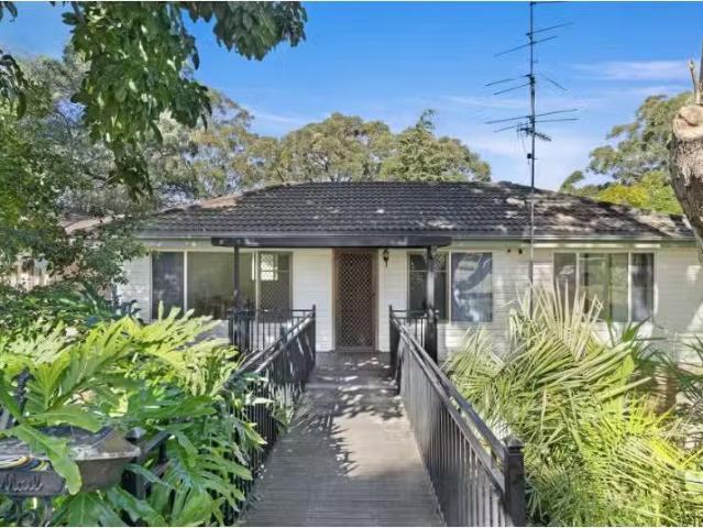 Nice 4 BR 31 Kilkenny Parade, Berkeley Vale House for rent Li.