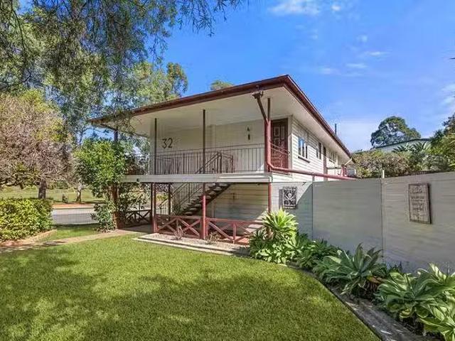 Cheap 4 BR 32 Bunora Avenue, Ferny Hills, QLD 4055