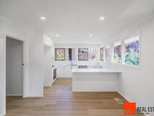 Just in! 4 BR 32 Dwyer Street, Cook, ACT 2614