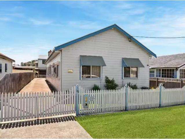 Rental! 4 BR 33 Oakland Avenue, The Entrance House for rent L.