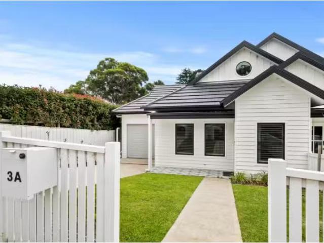 Nice 4 BR 3A Browley St, Moss Vale House for rent Listed by K.