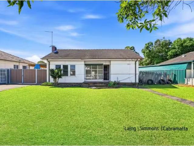 Just in! 4 BR 44 Booyong Street, Cabramatta House for rent Li.
