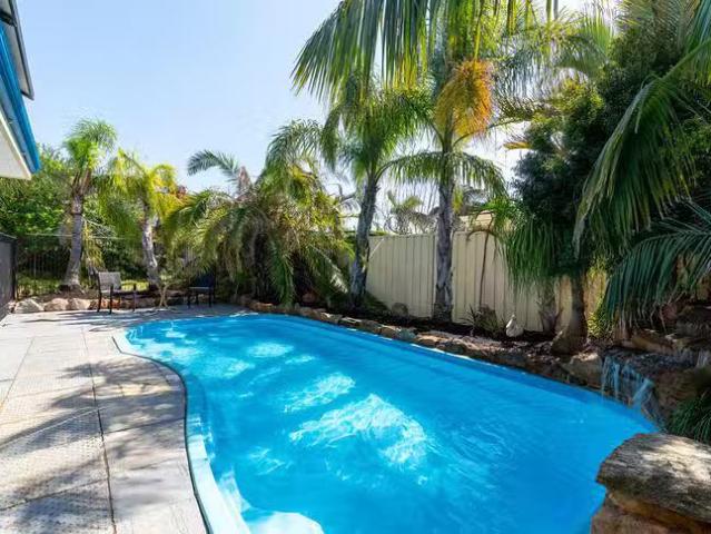 Nice 4 BR 45 Link Way, Cooloongup, WA 6168