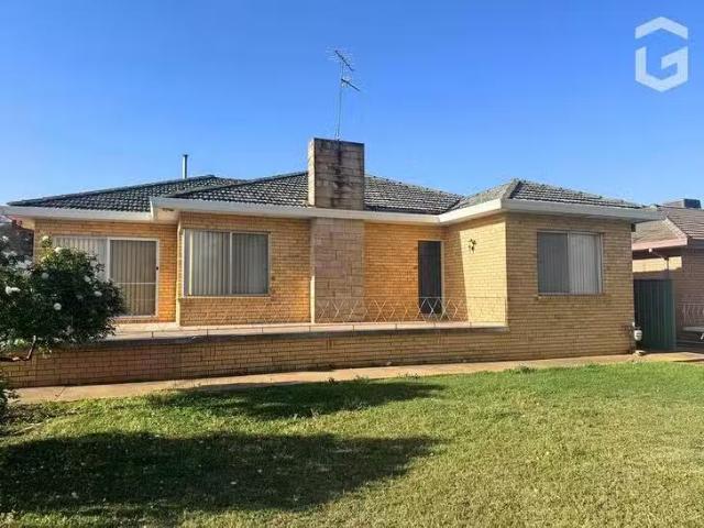 Just in! 4 BR 46 Probert Avenue, Griffith, NSW 2680