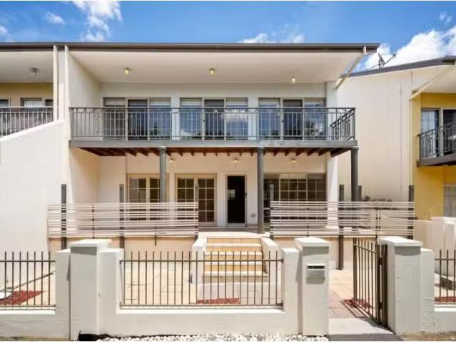 Deal! 4 BR 41 Nellie Hamilton Avenue, GUNGAHLIN House for rent.
