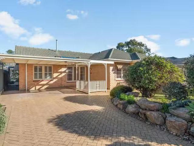 Nice 4 BR 41 Illawarra Avenue, Hove, SA 5048