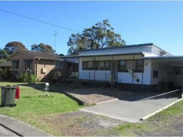 Deal! 4 BR 43 Kerry Crescent, Berkeley Vale House for rent Li.