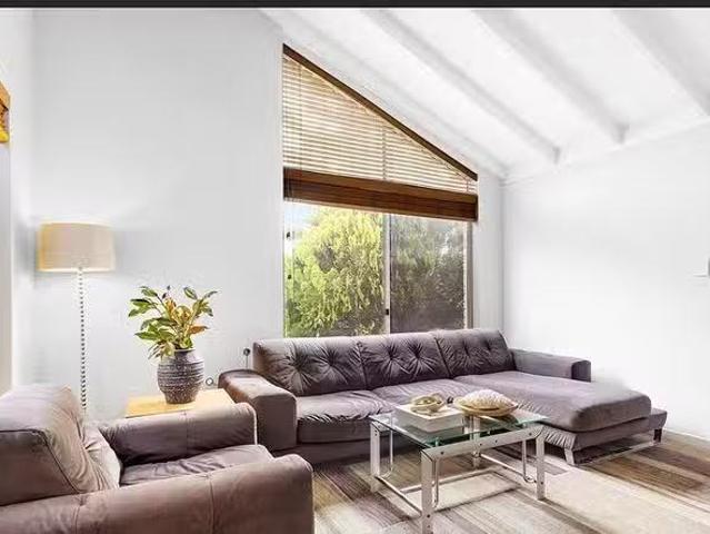 For Rent! 4 BR 4 Arkaba Mews, Ocean Reef, WA 6027