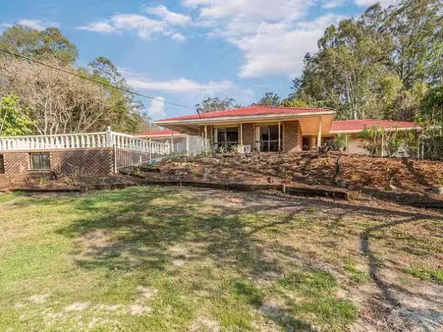 Deal! 4 BR 4 Georgina Street, Oxenford, QLD 4210