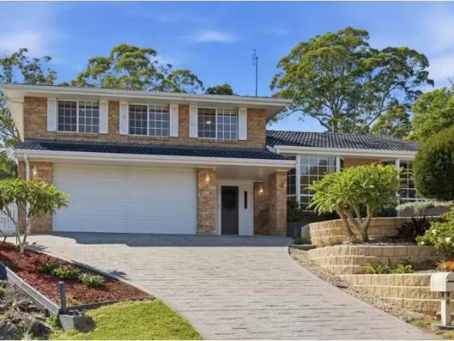 Nice 4 BR 4 Friendship Court, Terrigal House for rent Listed.