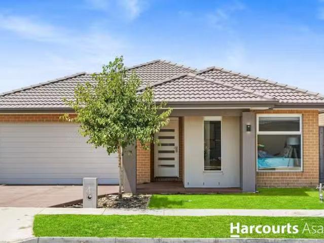 Unique 4 BR 4 Meteorite Way, Cranbourne East, VIC 3977 House.
