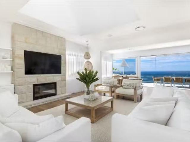 For Rent! 4 BR 506 Barrenjoey Road, Avalon Beach House for ren.