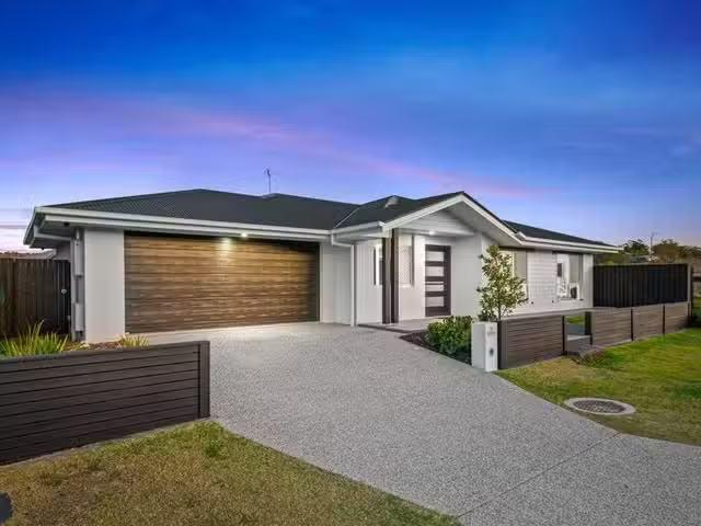 Cozy 4 BR 50 Bandicoot Drive, BAHRS SCRUB, QLD 4207 House fo.
