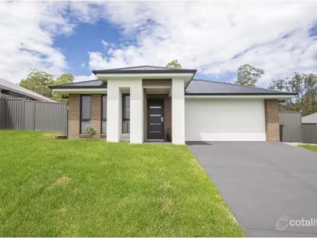 Just in! 4 BR 50 Dairyman Drive, Raymond Terrace House for ren.