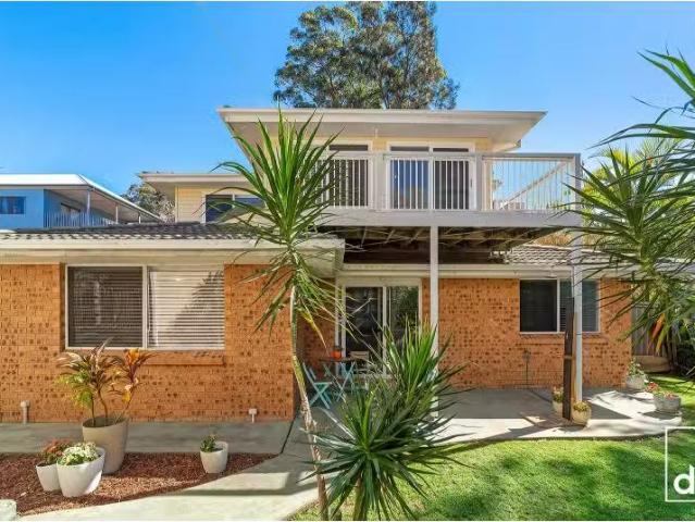 Nice 4 BR 5A Wrexham Road, Thirroul House for rent Listed by.