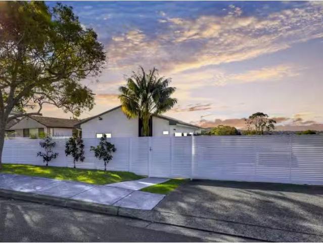 Cozy 4 BR 64 Sunshine Street, Manly Vale House for rent Liste.